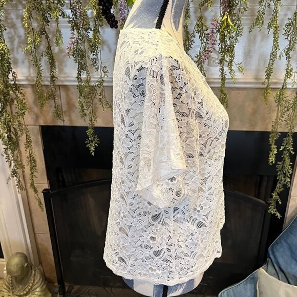 white lace t-shirt  - Picture 4 of 7